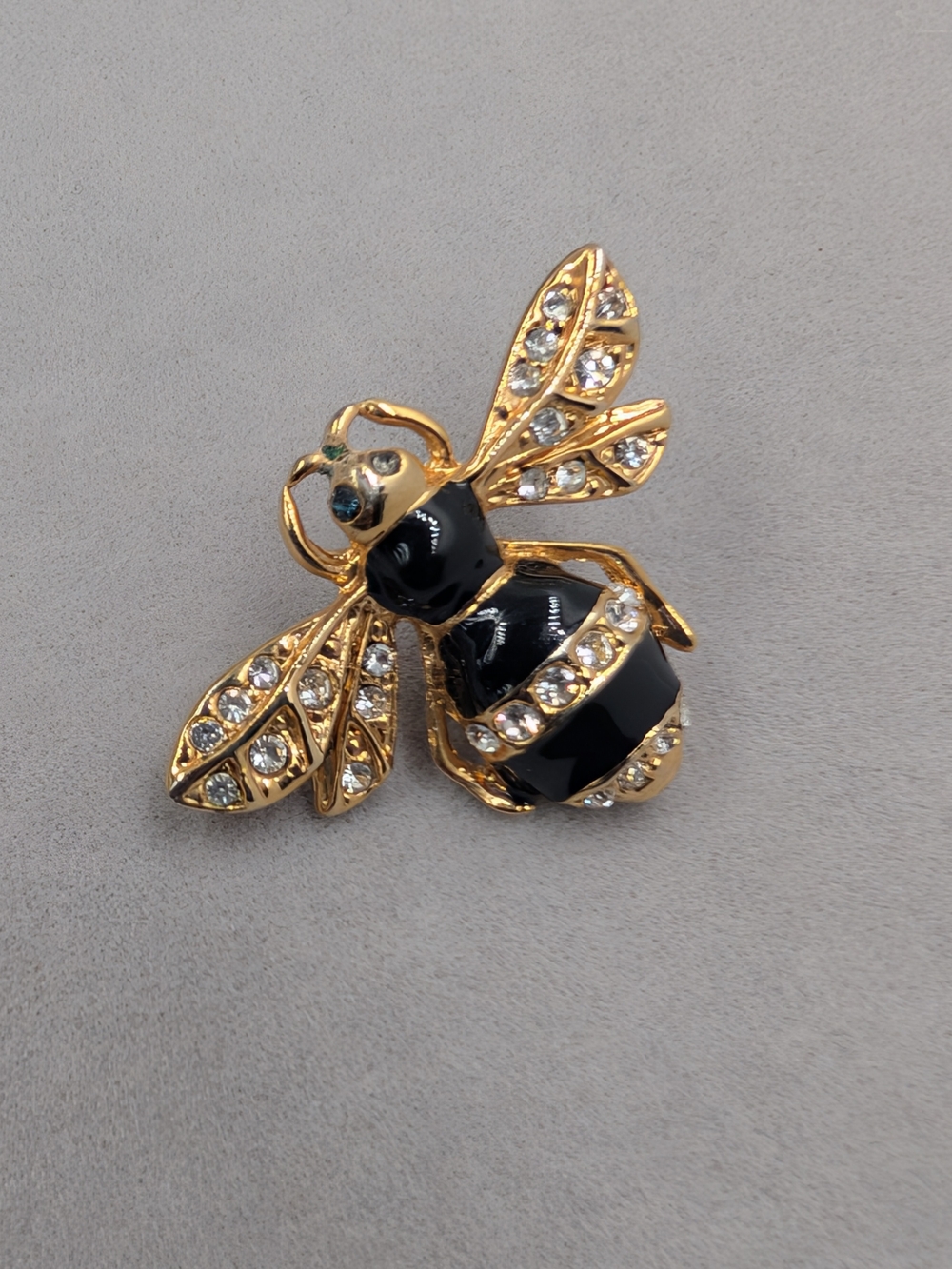 Black Enamel Rhinestone Bumble Bee Gold Tone Lapel Pin Brooch | M205